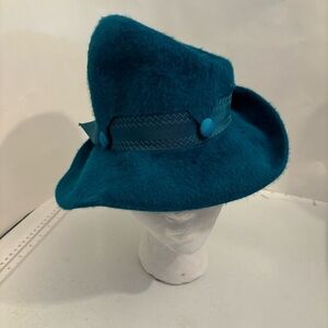 Vintage Lilly Daché Debs Paris women’s teal‎ homburg  fur hat